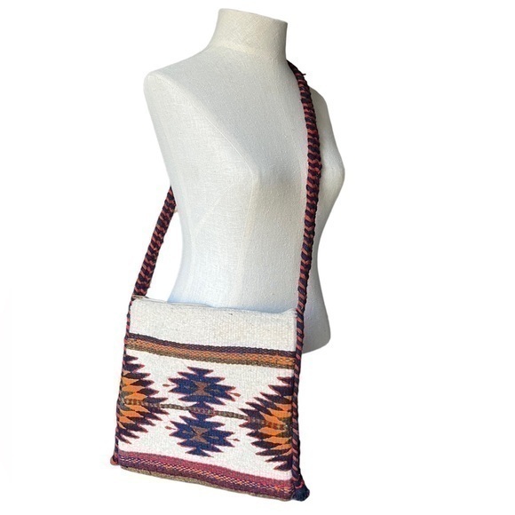 Unbranded Handbags - Beautiful Wool Aztec Crossbody.